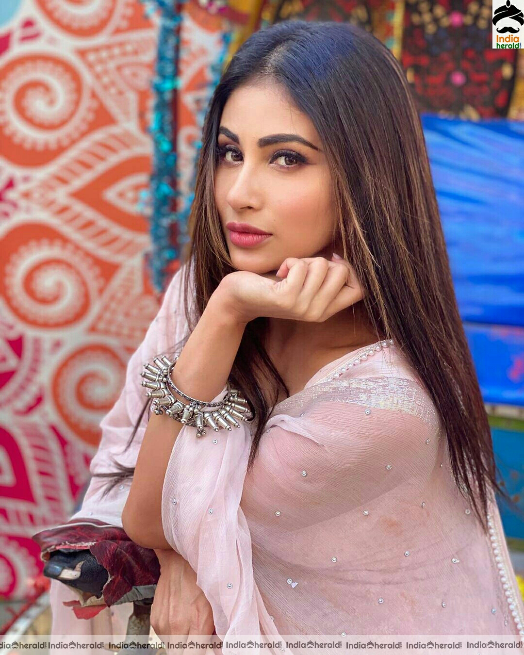 Mouni Roy Hot Stills In Chudi