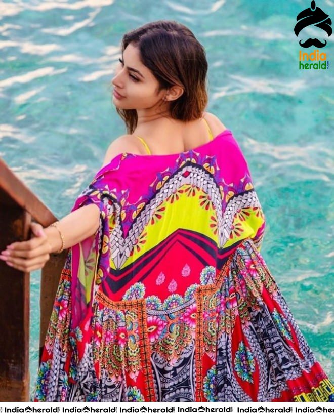Mouni Roy Mesmerizing Hot Photos Collection Set 2