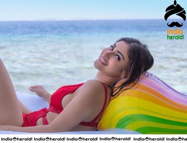 Mouni Roy Mesmerizing Hot Photos Collection Set 2