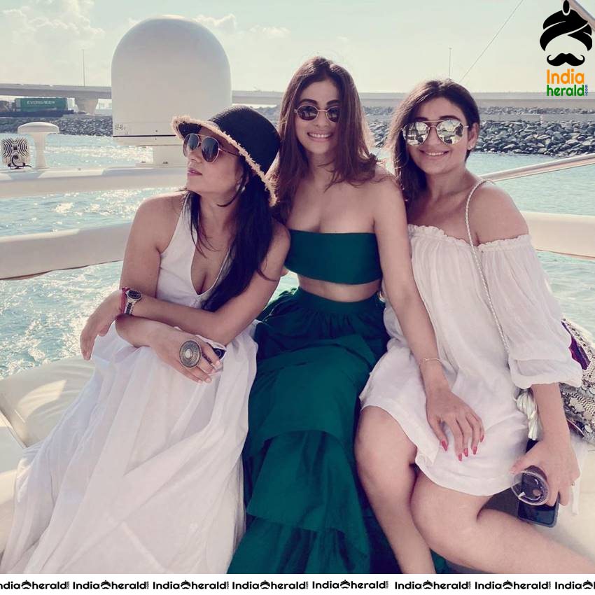 Mouni Roy Mesmerizing Hot Photos Collection Set 3