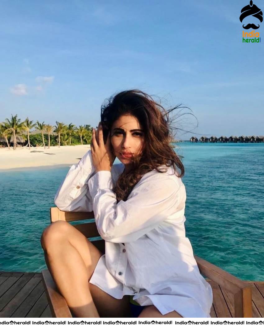 Mouni Roy Mesmerizing Hot Photos Collection Set 3
