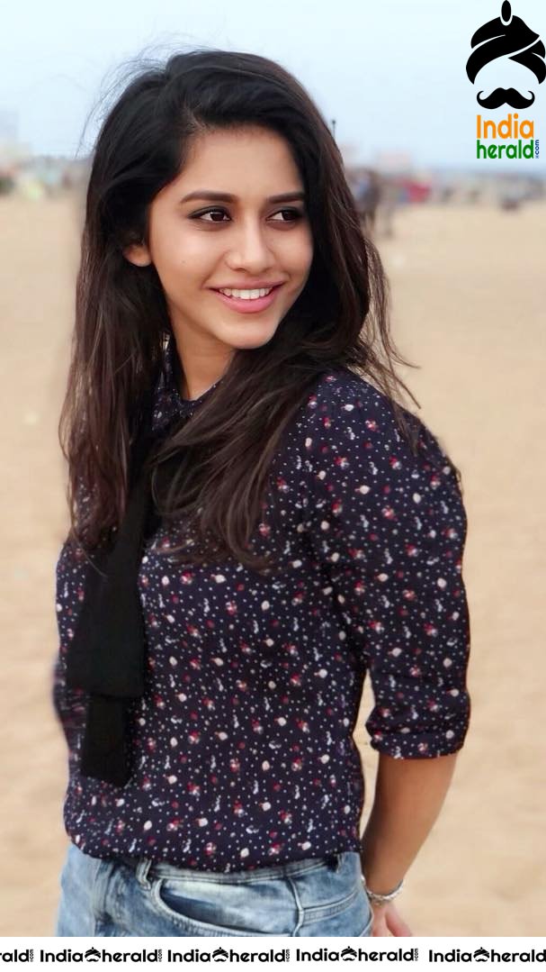 Nabha Natesh Candid Clicks to tease your mood