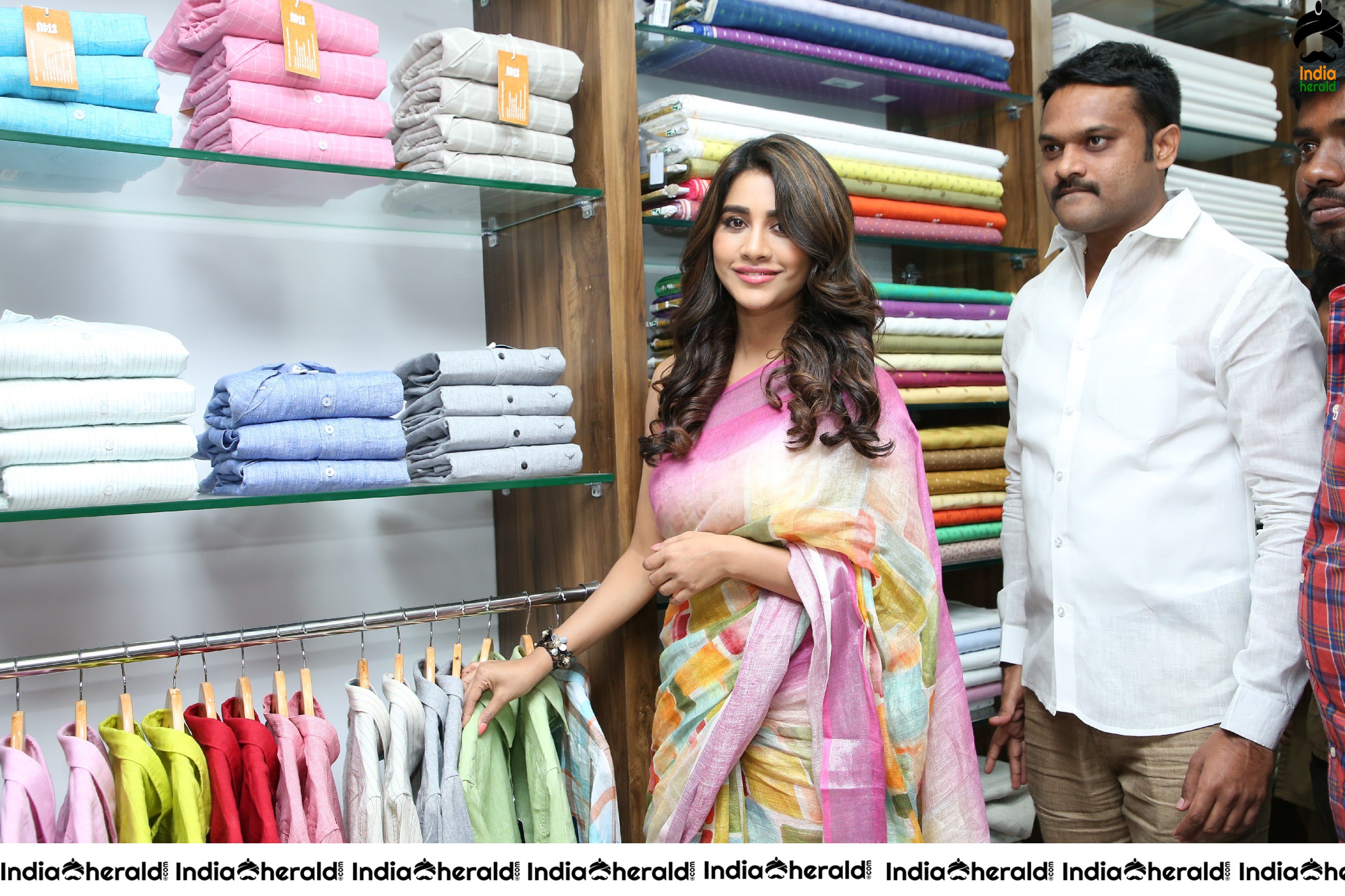 Nabha natesh in Sleeveless Blouse and Saree Inaugurated Linen House at Nizampet Set 1