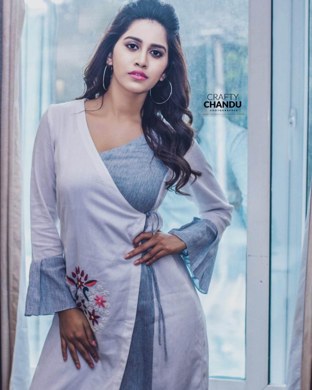 Nabha Natesh Shows Sexy Waist Line In A Traditional Outfit
