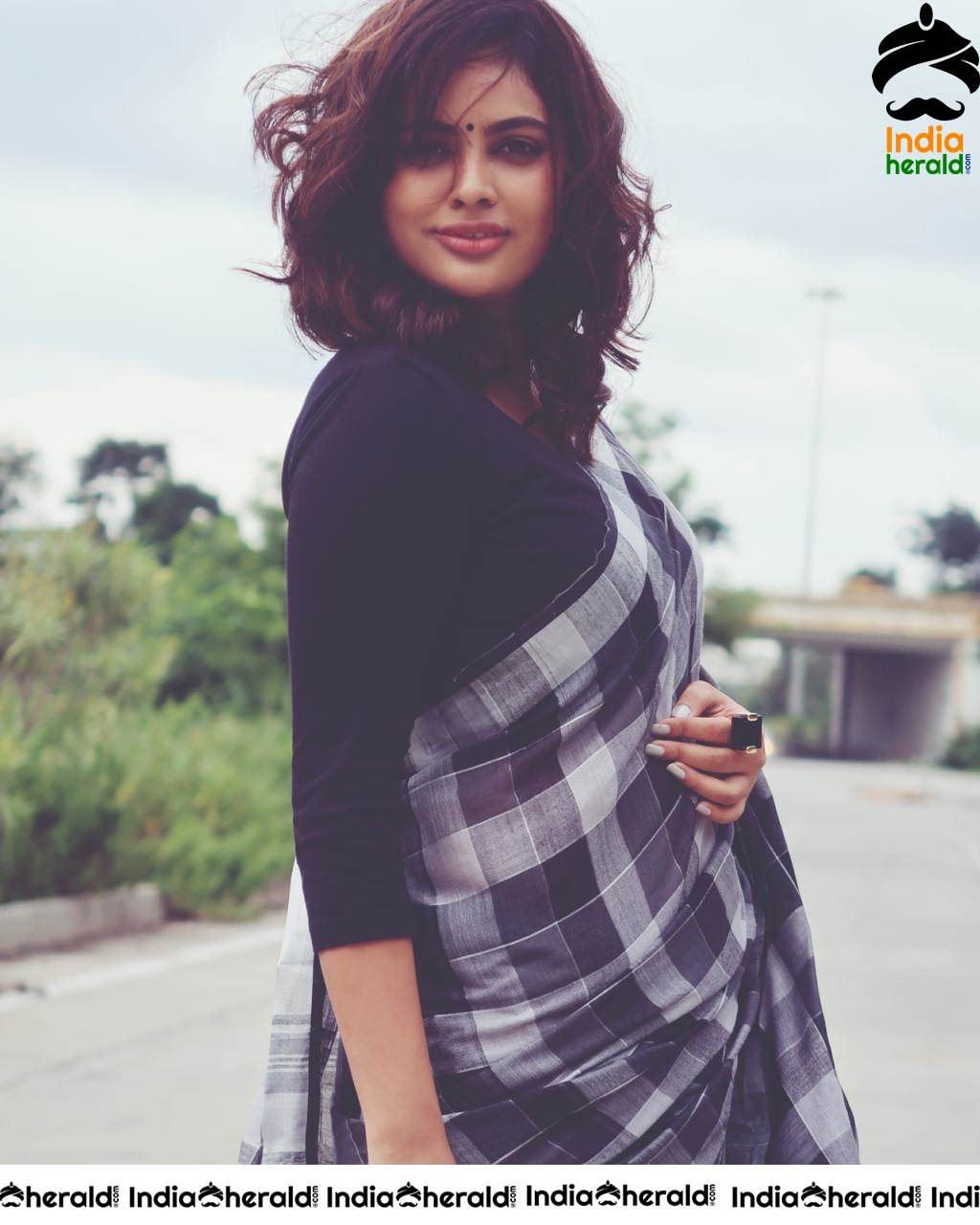 Nandita Swetha Latest Hot Black Checked Saree Stills