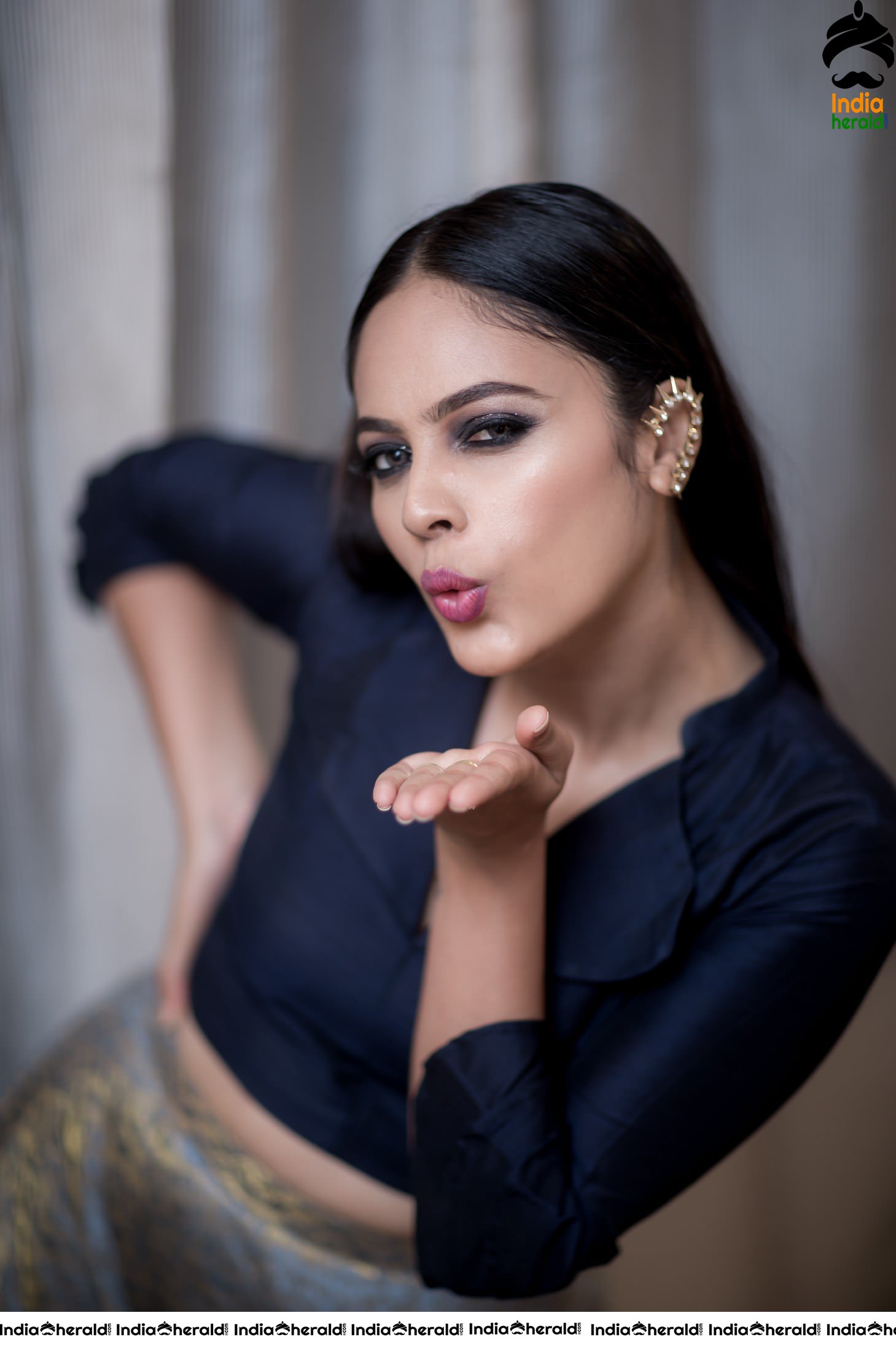 Nandita Swetha New Photos in Tight Black Dress