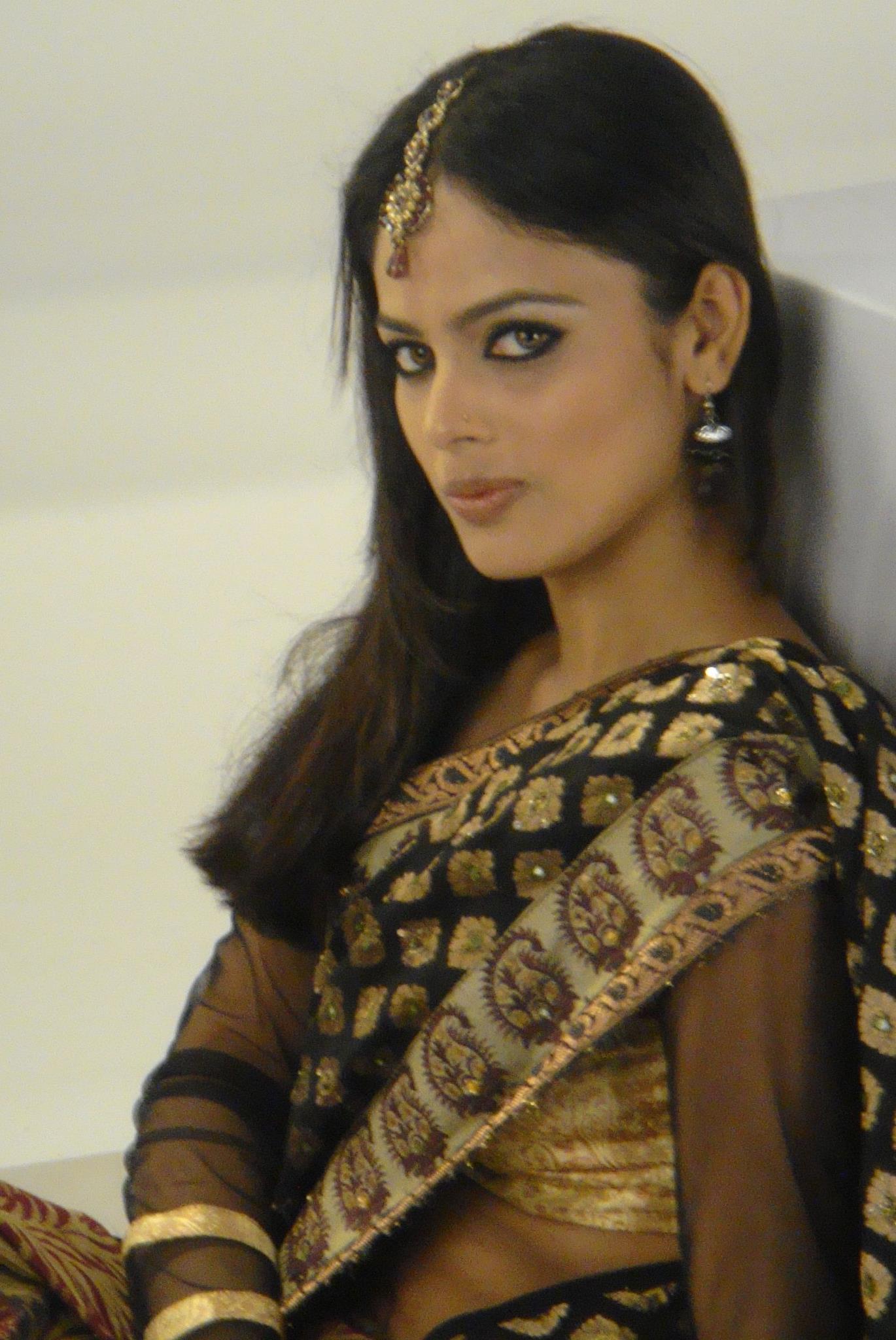 Nandita Swetha Unseen Photos Collections Set 1