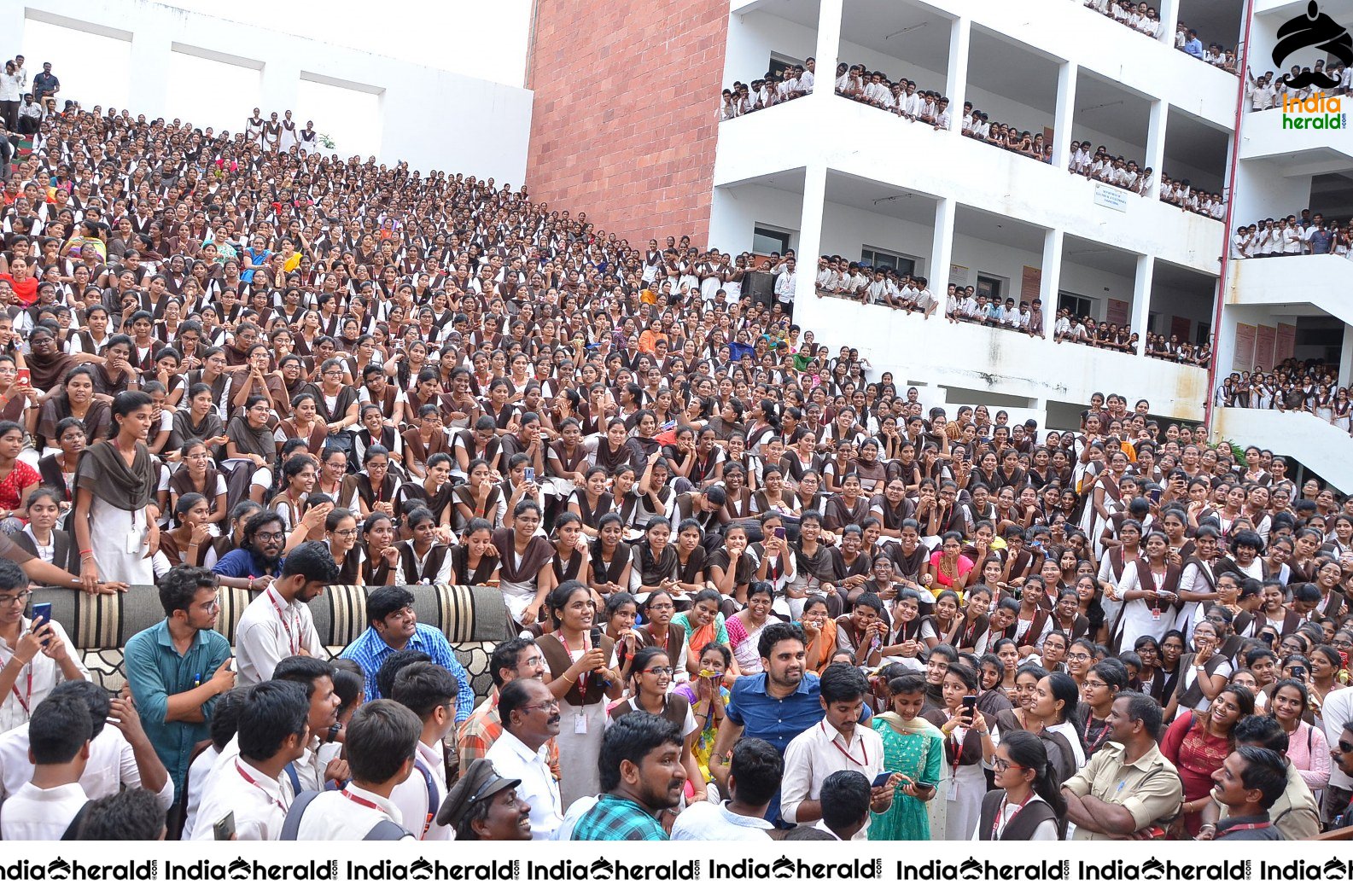 Nani Promoting Gang Leader Movie At VVIT College Set 6