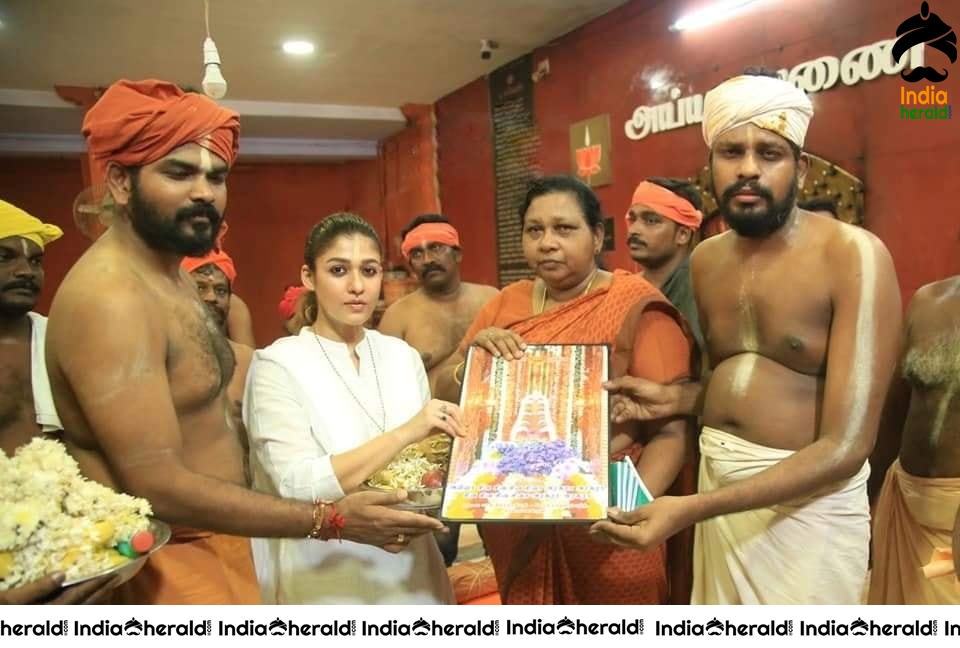 Nayantara and Vignesh Shivn At Swamythop Ayya vazhi Temple