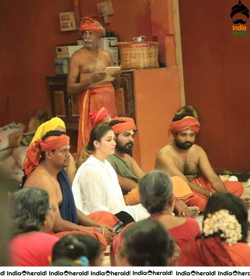 Nayantara and Vignesh Shivn At Swamythop Ayya vazhi Temple