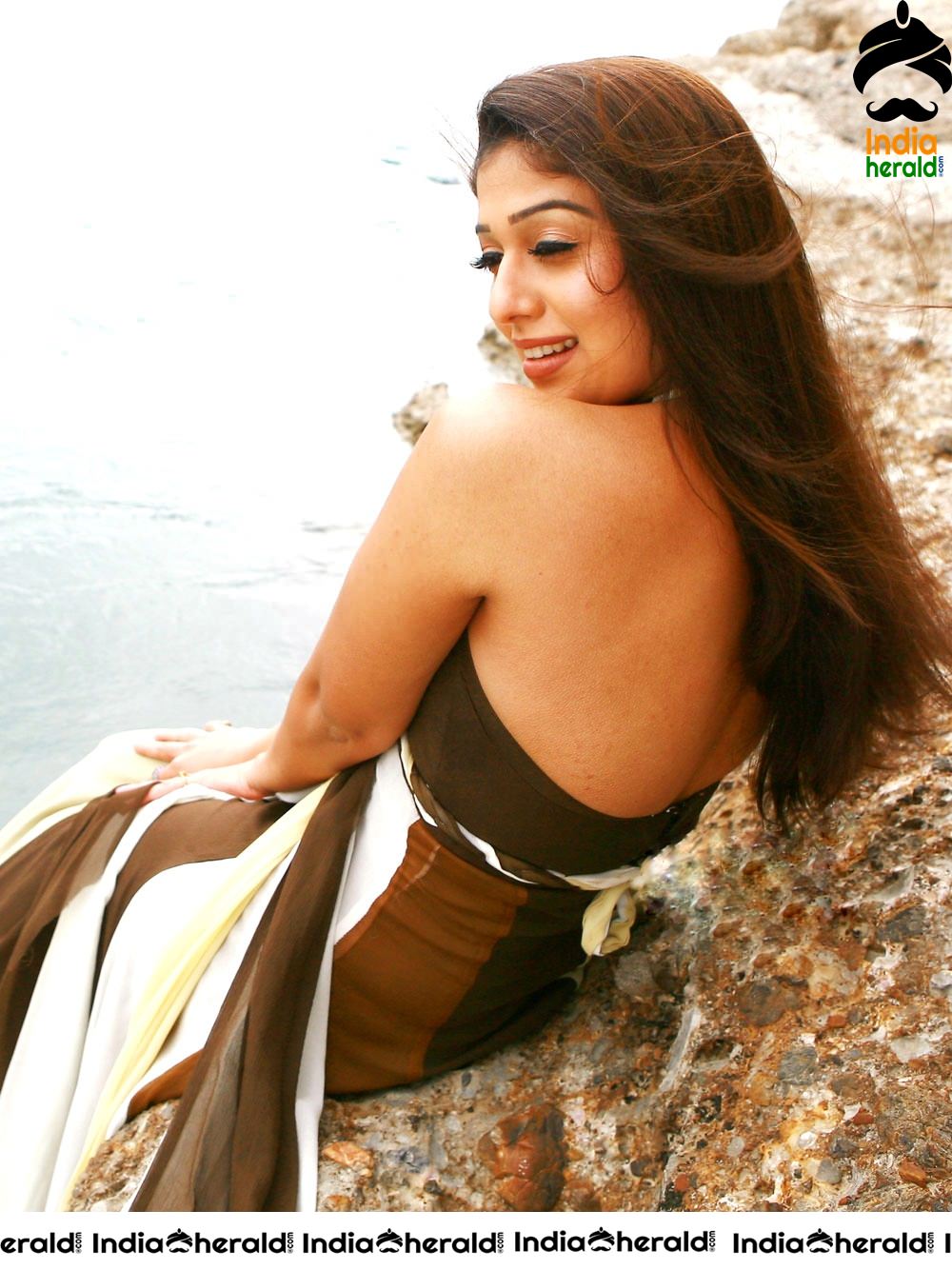 Nayanthara Vintage Hot Photos Exposing her BIG ASSETS Set 1