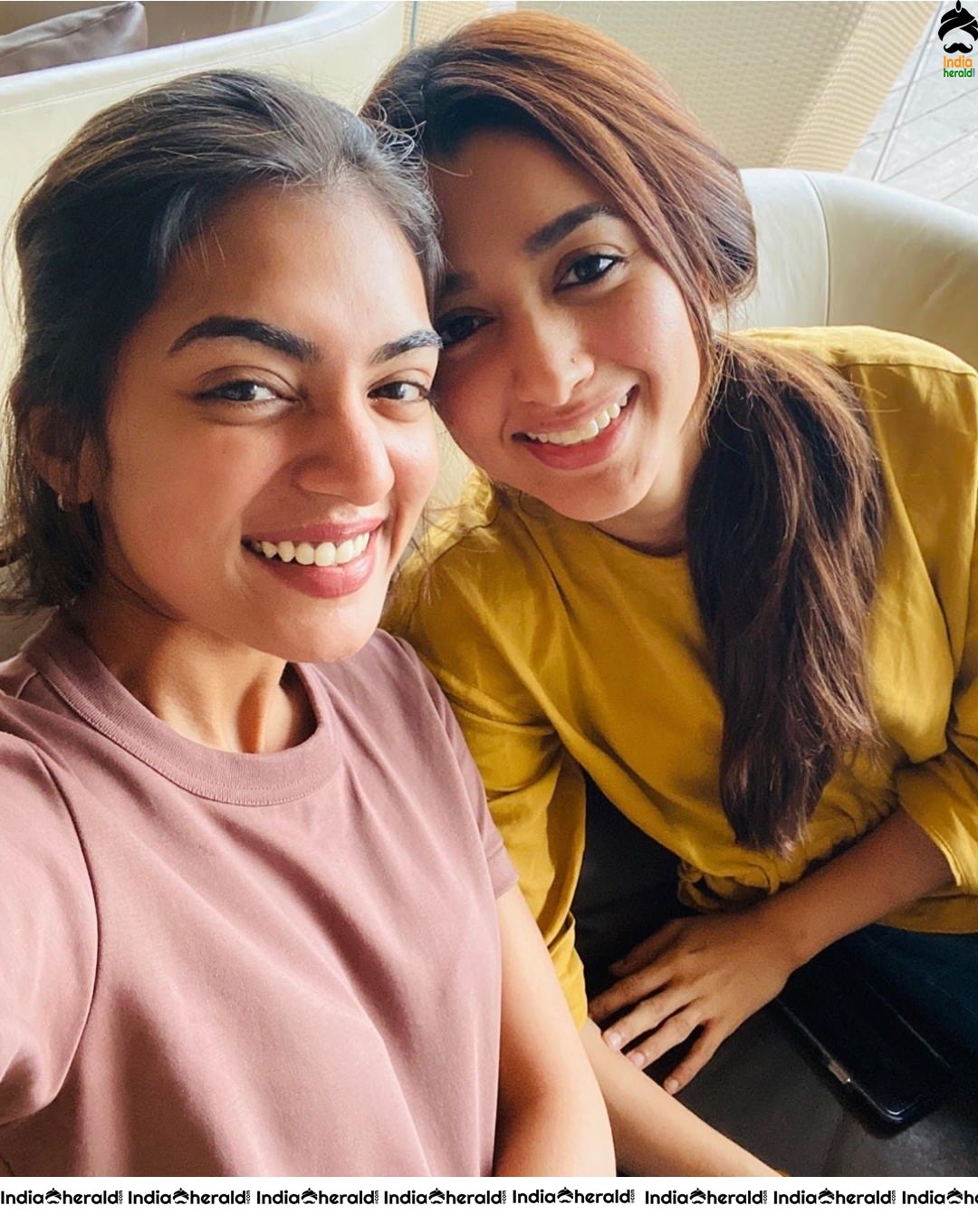Nazriya Nazim exposes her Sexy waistline and Slim thighs in these Hot Photos