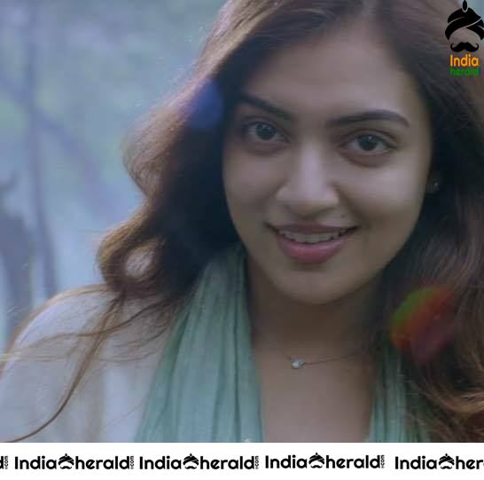 Nazriya Nazim exposes her Sexy waistline and Slim thighs in these Hot Photos