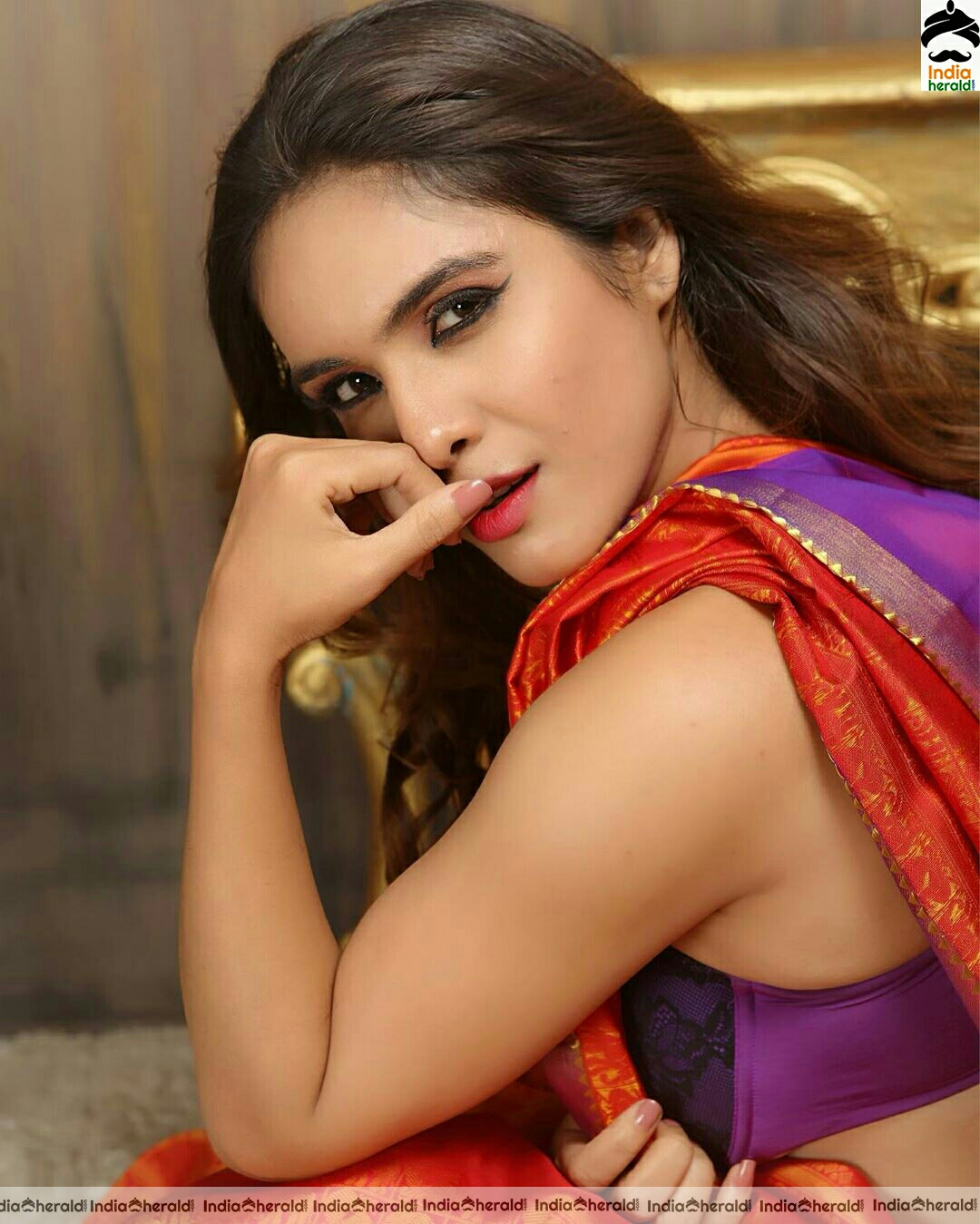 Neha Malik Hot photos in saree