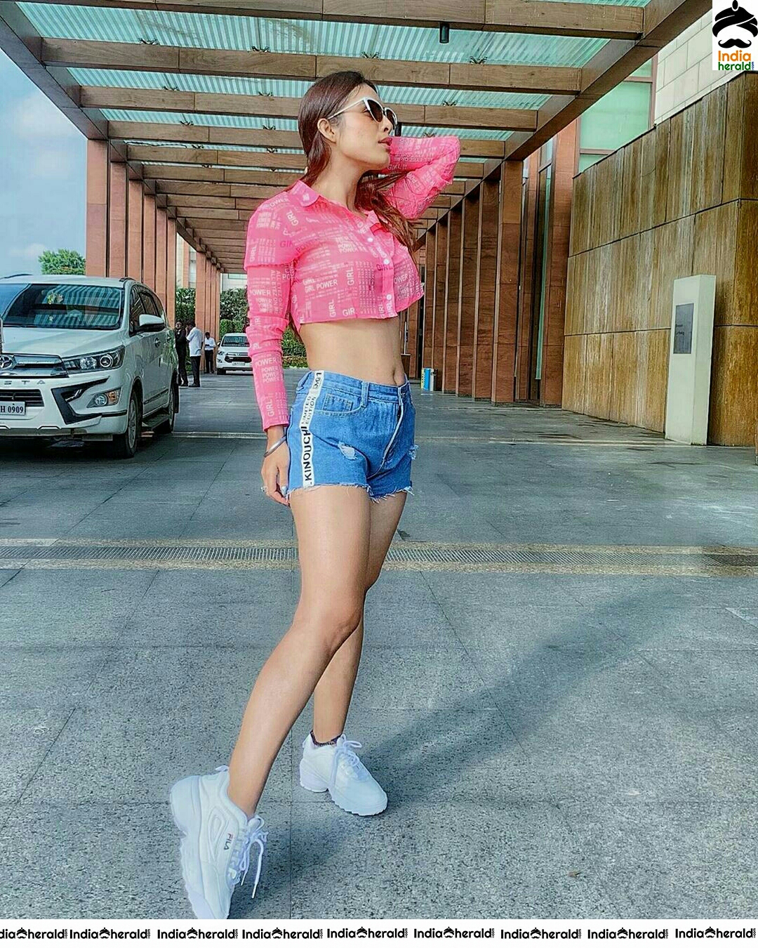 Neha Malik Hot Thighs Shows And Sexy Midriff In These Photo Shoot Set 1