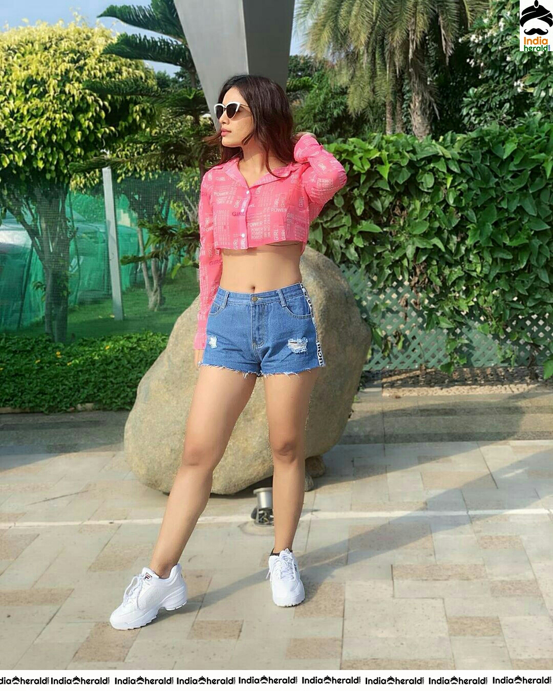 Neha Malik Hot Thighs Shows And Sexy Midriff In These Photo Shoot Set 1