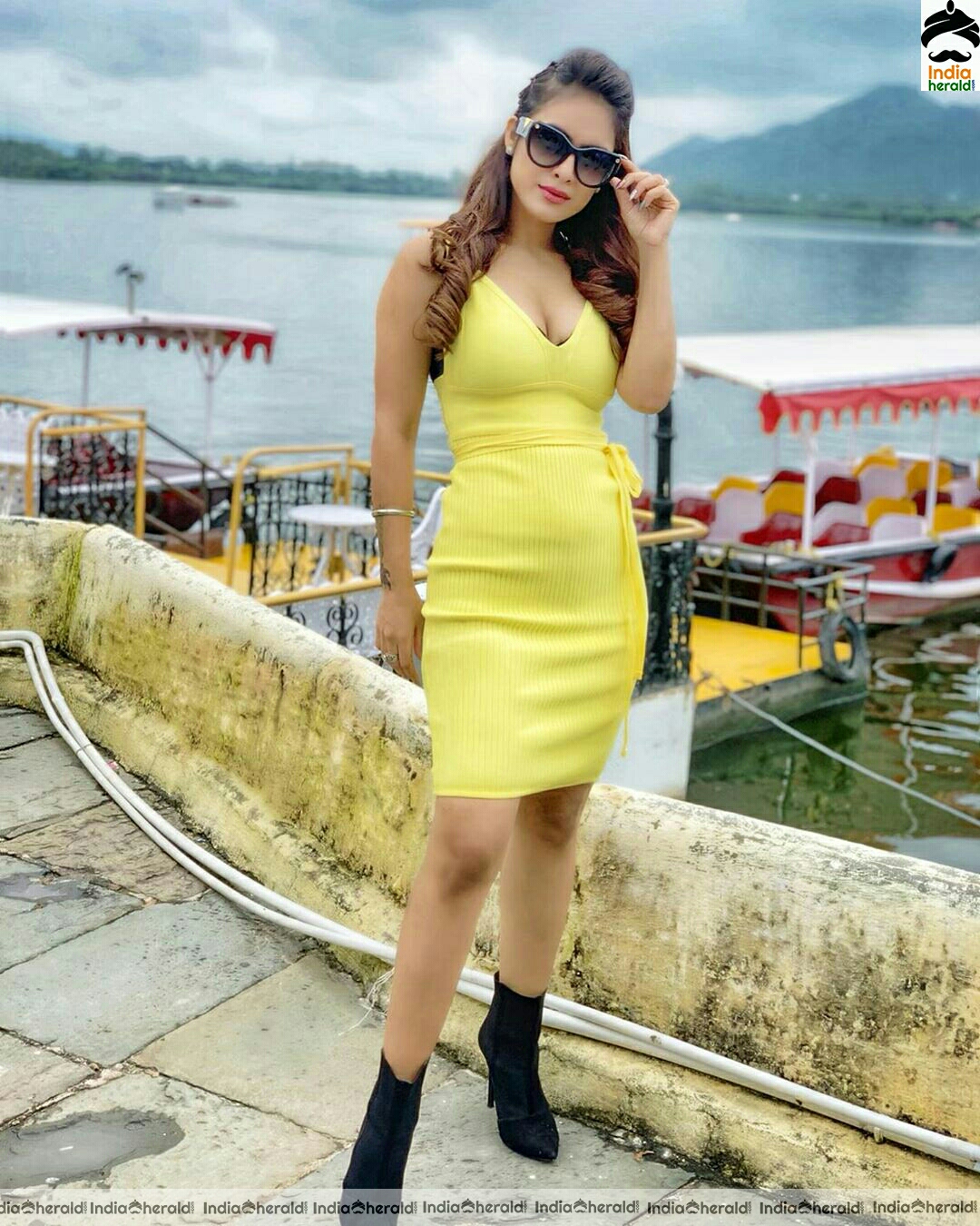 Neha Malik Looking gorgeous and resplendent in yellow