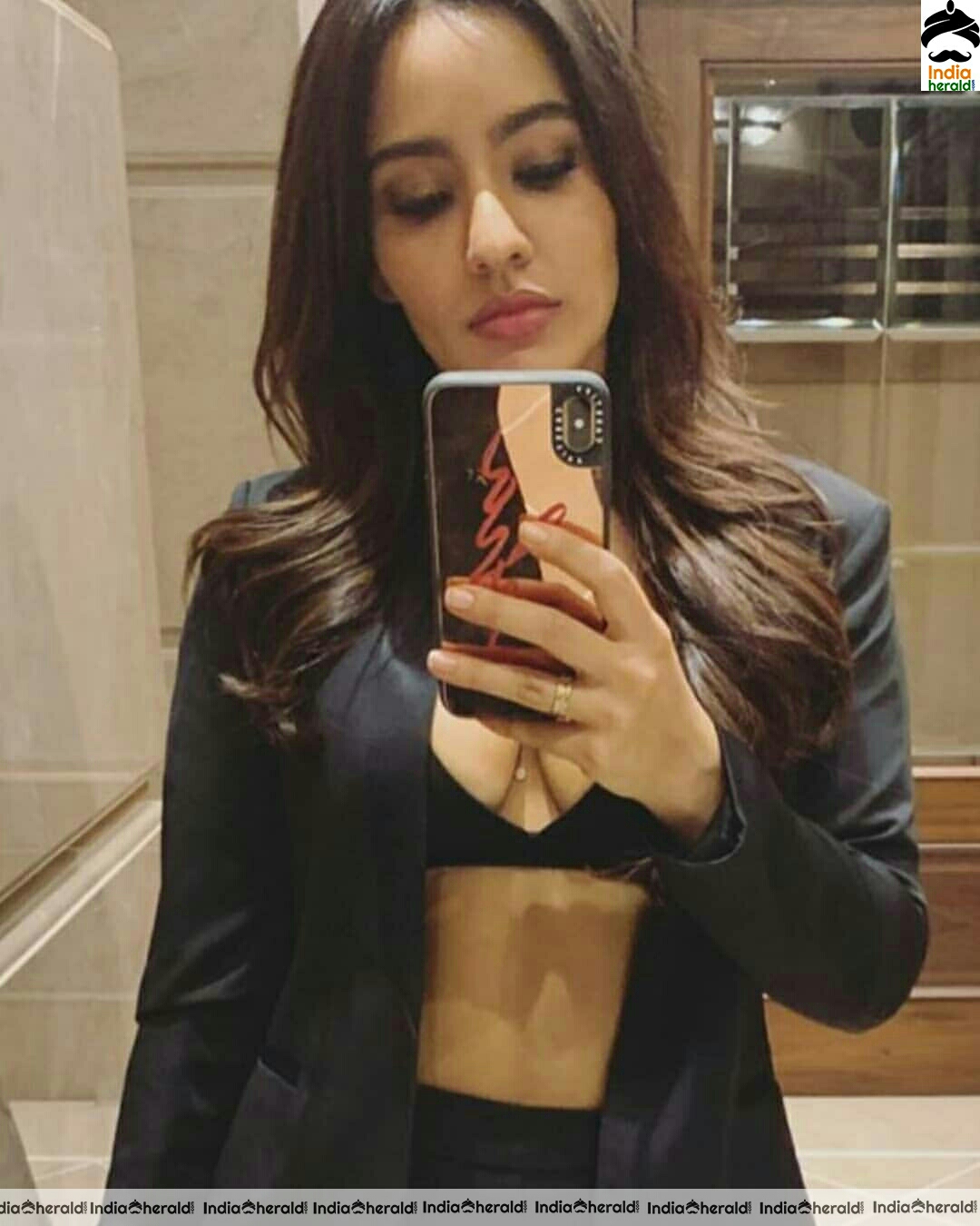 Neha Sharma Hot At Indian Sports Honour Awards