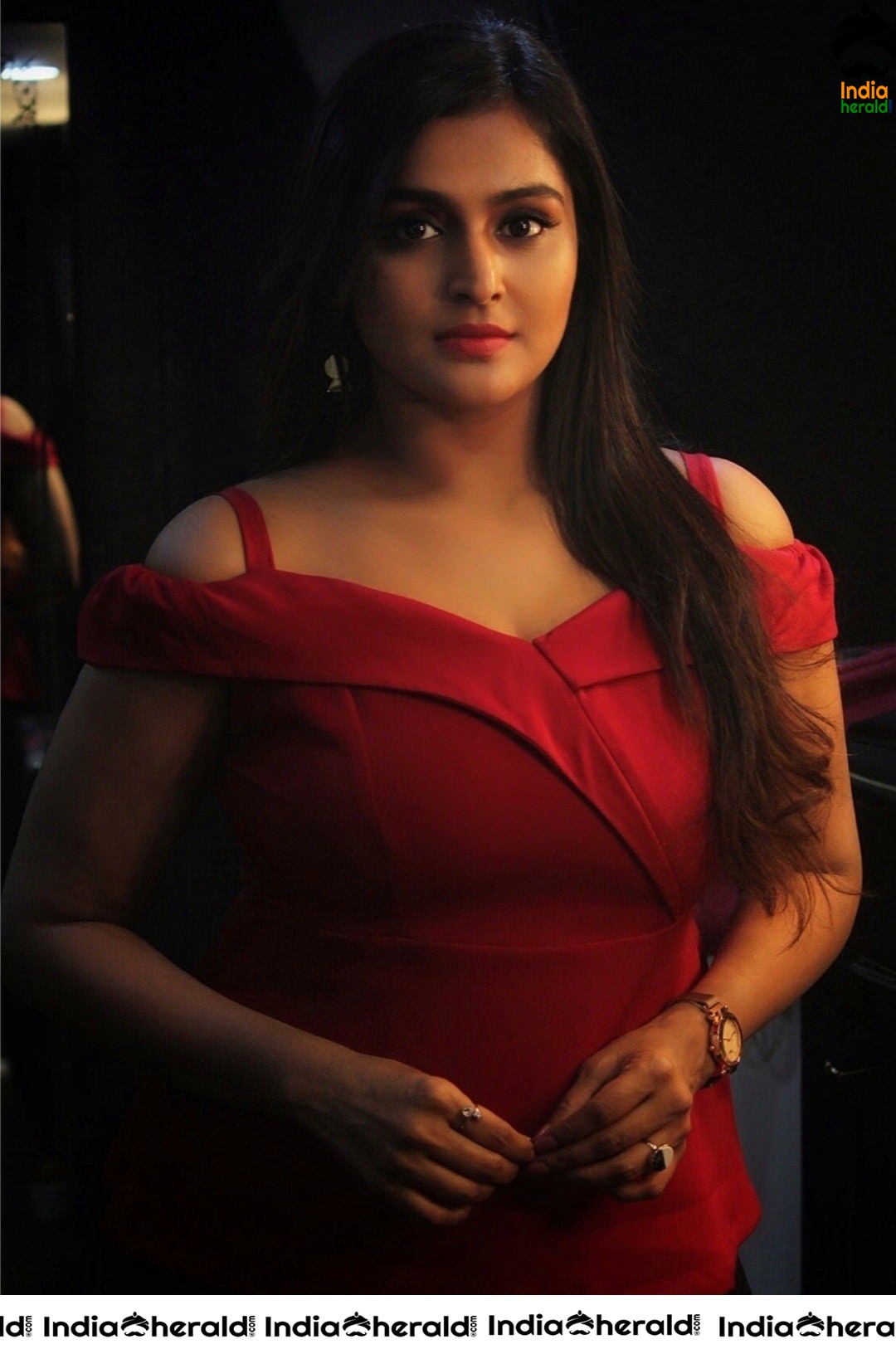 New Red Hot Clicks of Ramya Nambeesan