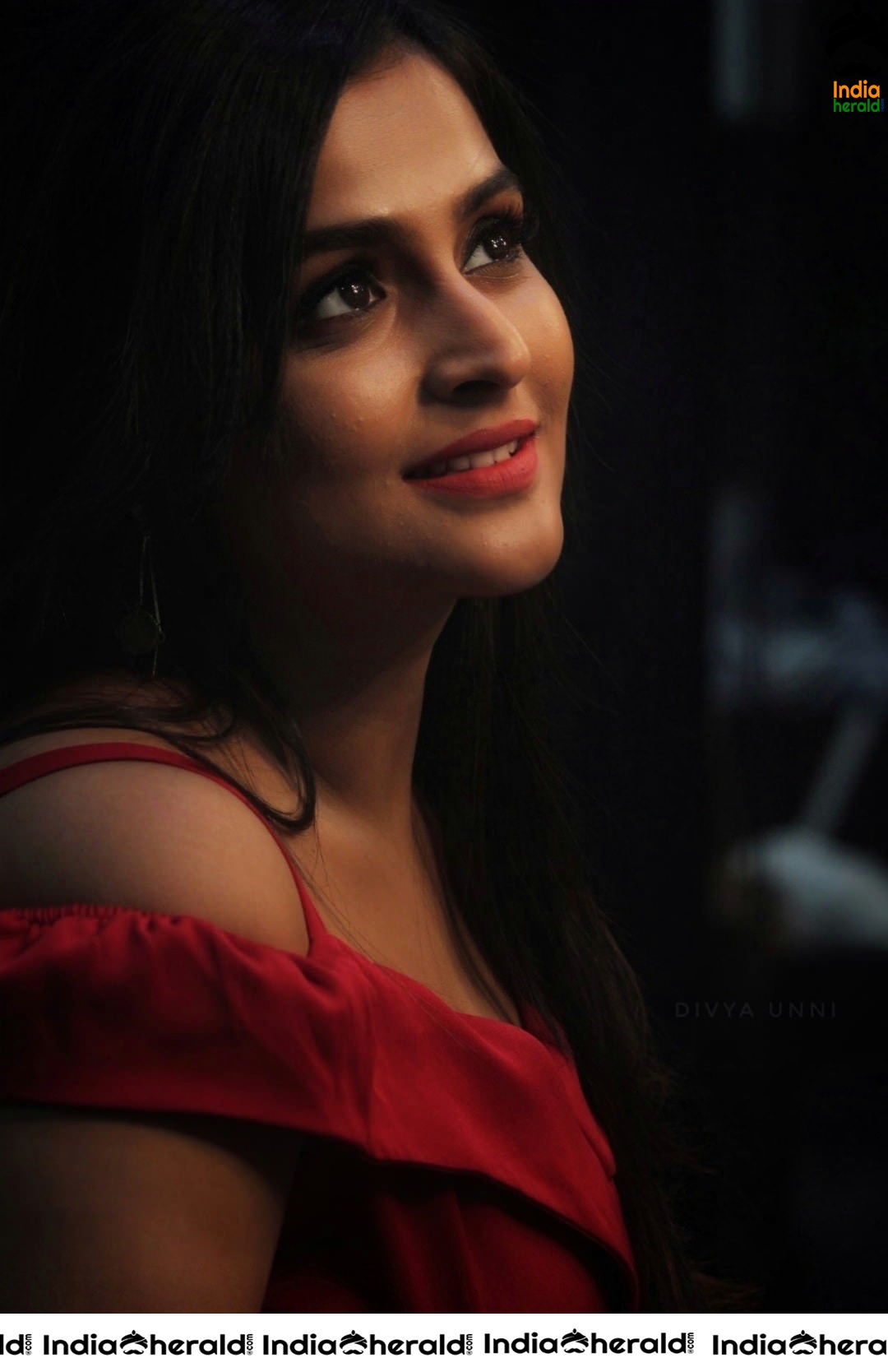 New Red Hot Clicks of Ramya Nambeesan