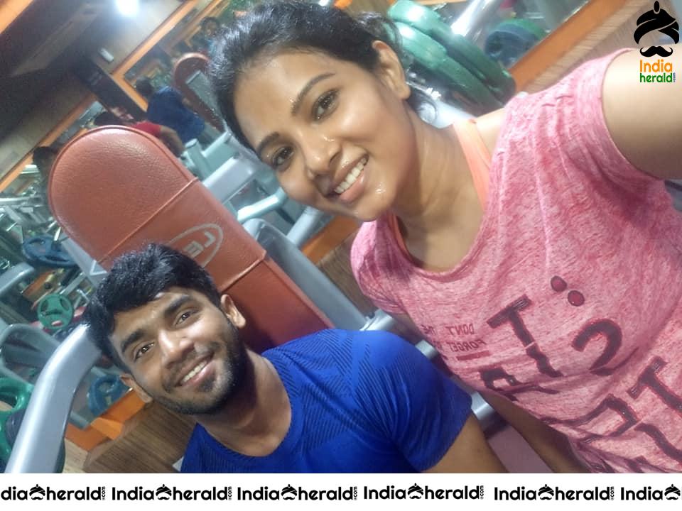 News Reader cum Actress Dhivya Duraiswamy Hot and Cute Photos Collection Set 3