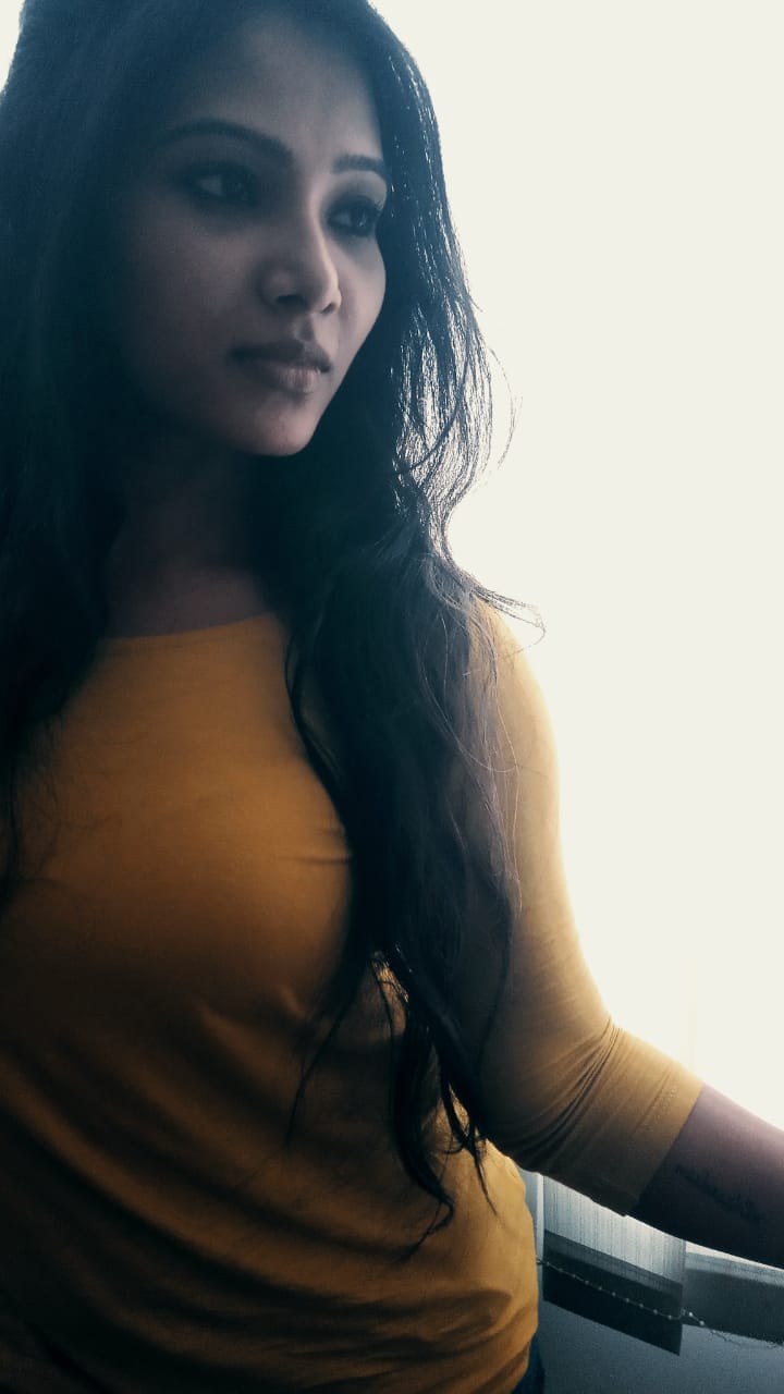 News Reader Dhivya Duraisamy Hot Photos Set 1