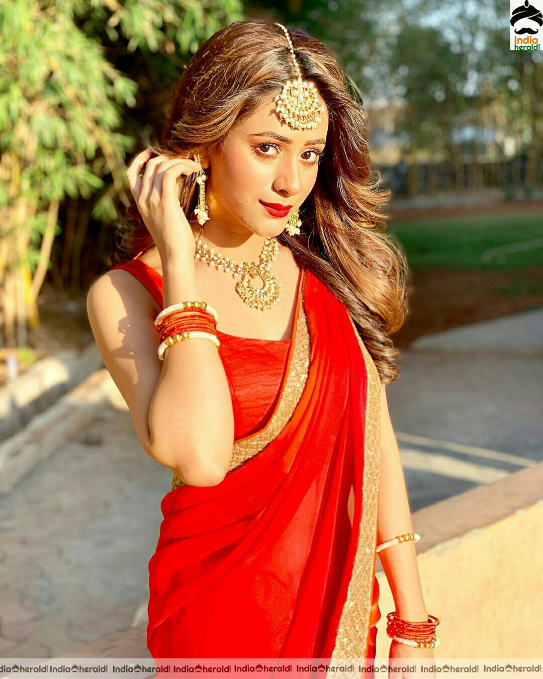 Niba Nawab Cute And Gorgeous Red Saree Stills