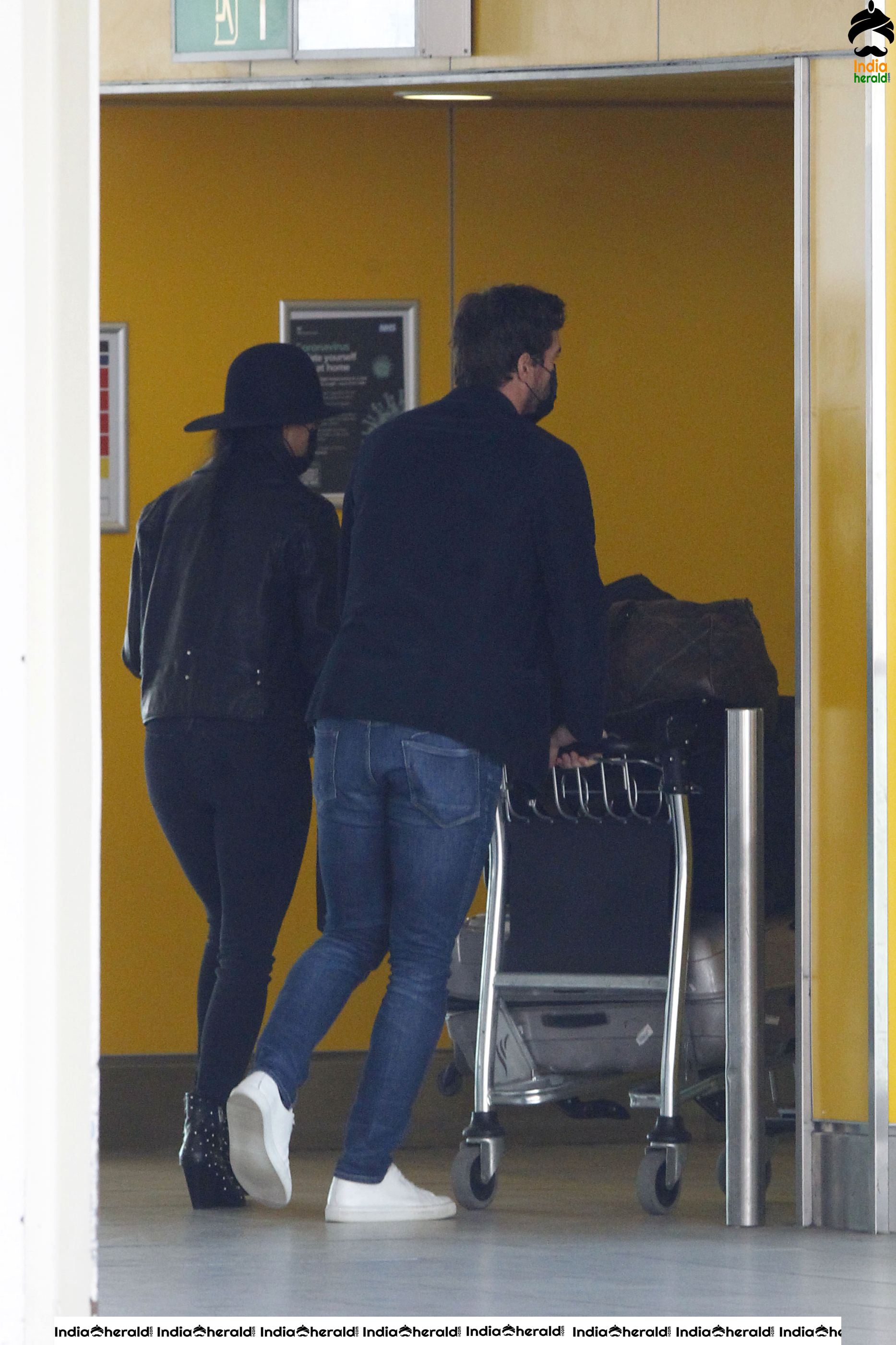 Nicole Scherzinger Flying out of Heathrow Airport due to Corona Virus Lockdown