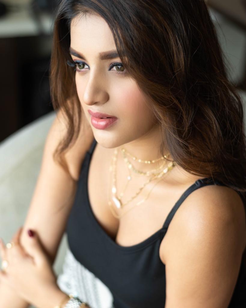 Niddhi Agerwal Looking Hot In Black Sleeveless Frock Exposing Her Hot Assets