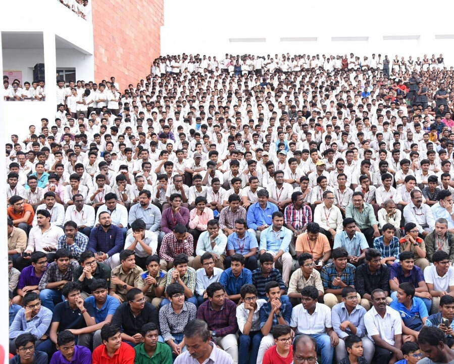 Niddhi Agerwal Ram And Nabha Natesha Watching Match With Fans