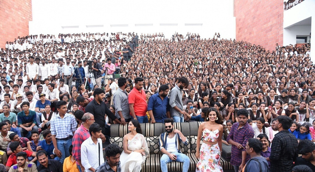 Niddhi Agerwal Ram And Nabha Natesha Watching Match With Fans