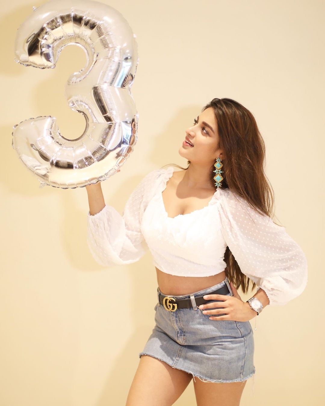 Niddhi Agerwal thanks her fans for 3 Million followers