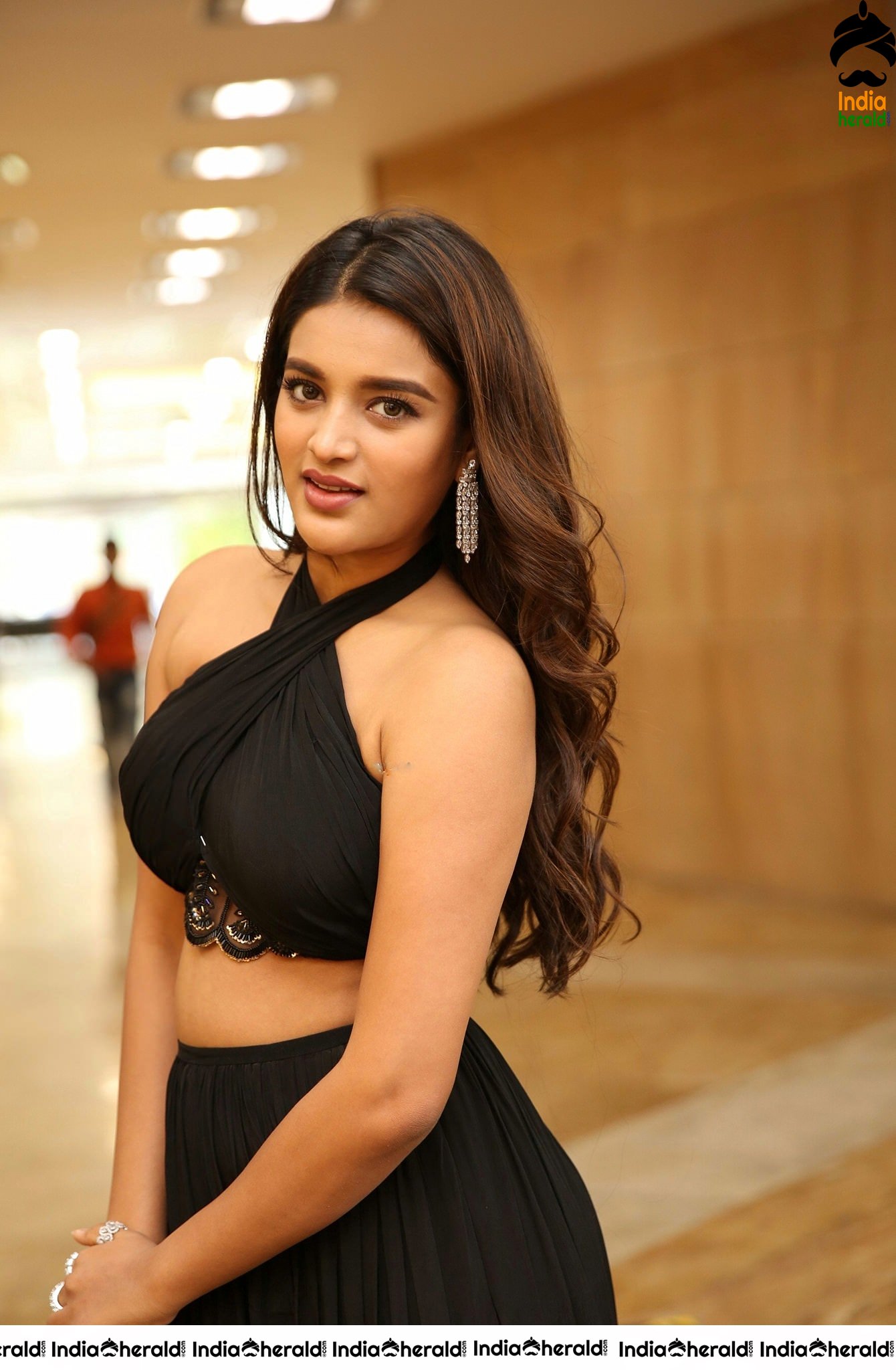 Nidhhi Agerwal clicked at Sutraa Fashion exhibition Set 2