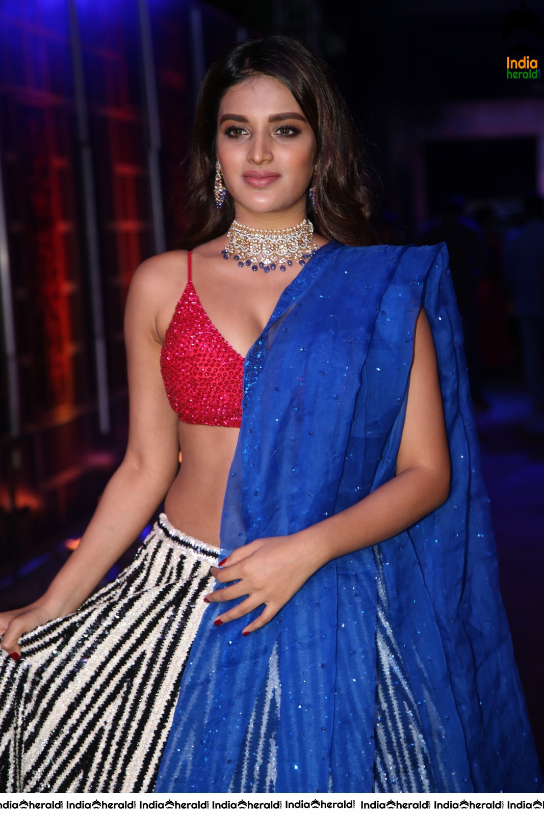 Nidhhi Agerwal Hot Waist and Cleavage Show in these Photos Set 1