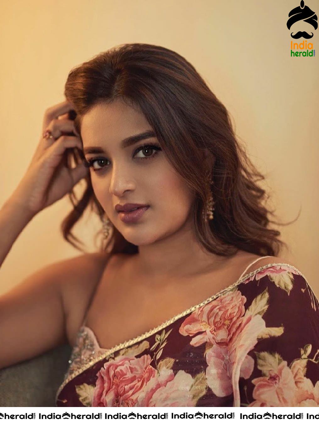 Nidhhi Agerwal Latest Hot Photos taken inside her Home due to Corona Lockdown