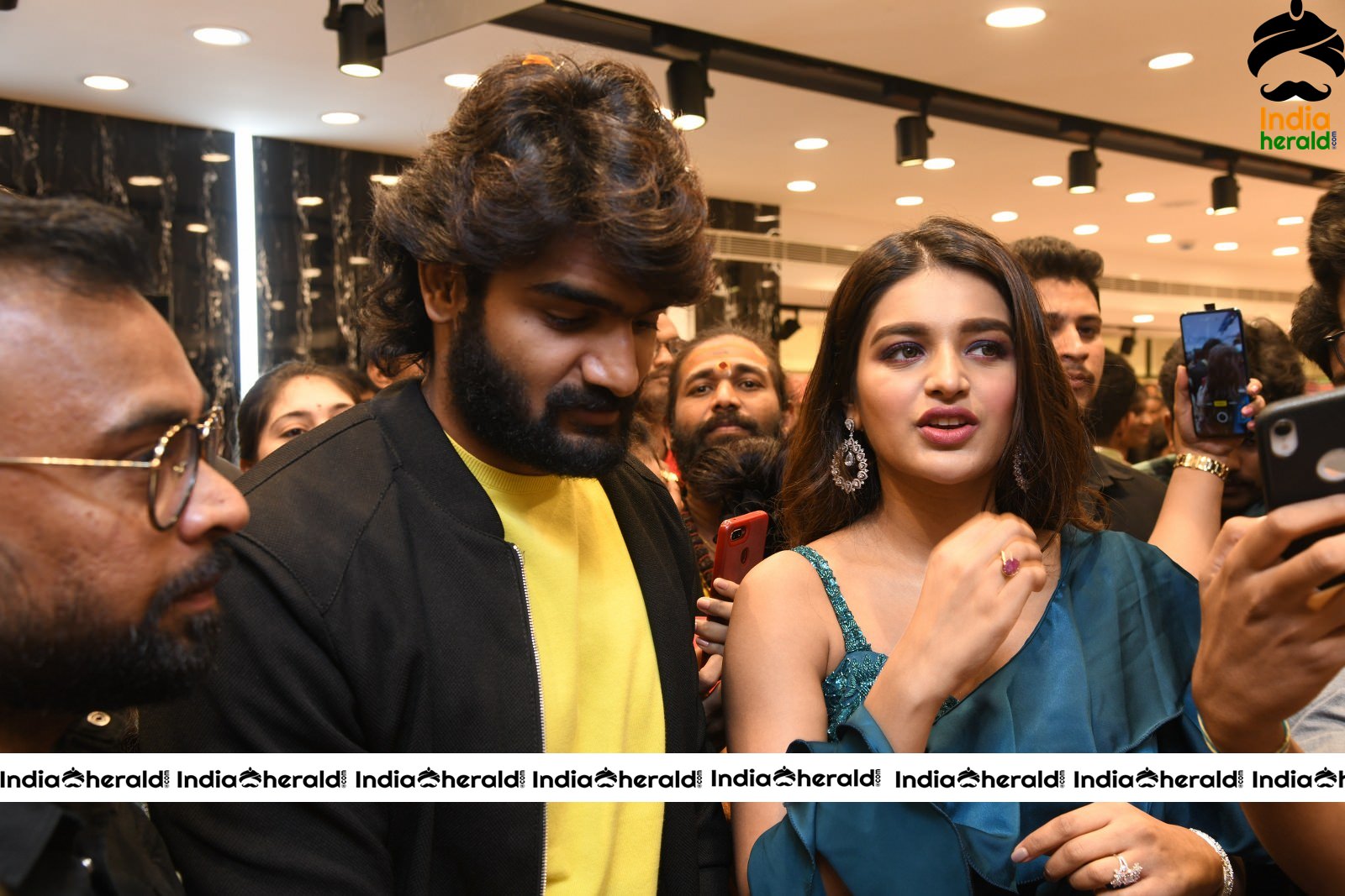 Nidhhi Agerwal launch KLM Shopping mall at Secunderabad Set 4