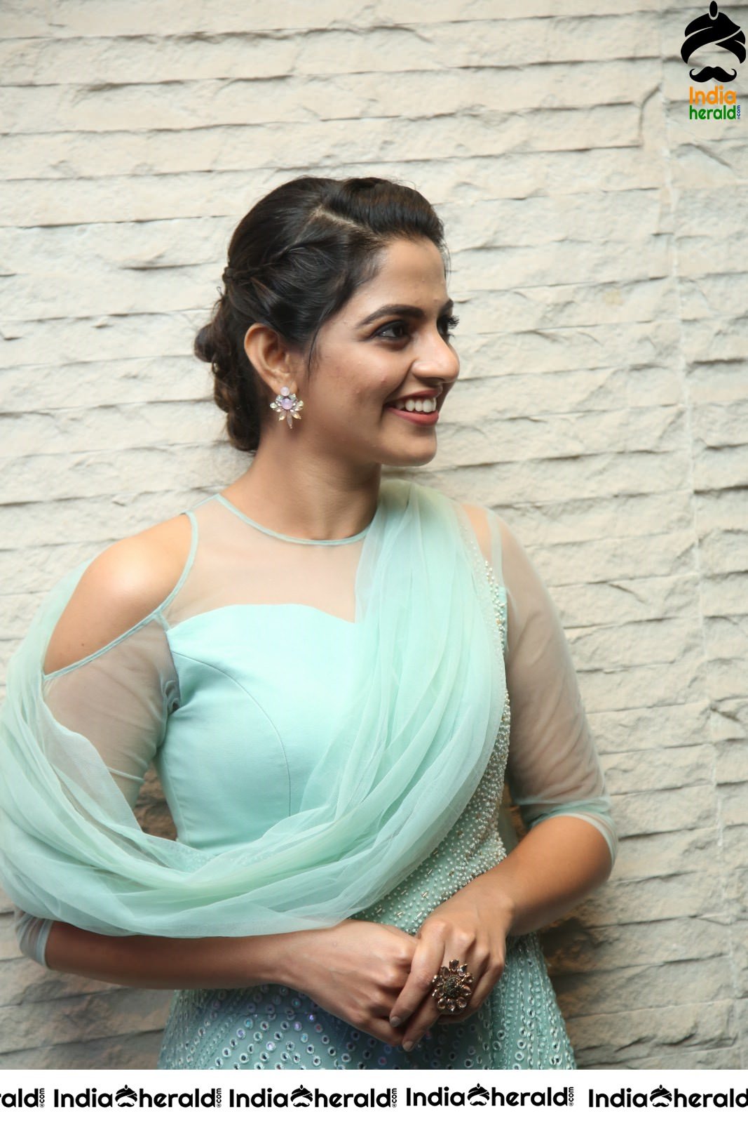 Nikhila Vimal Elegant in Sky Blue Attire Set 2