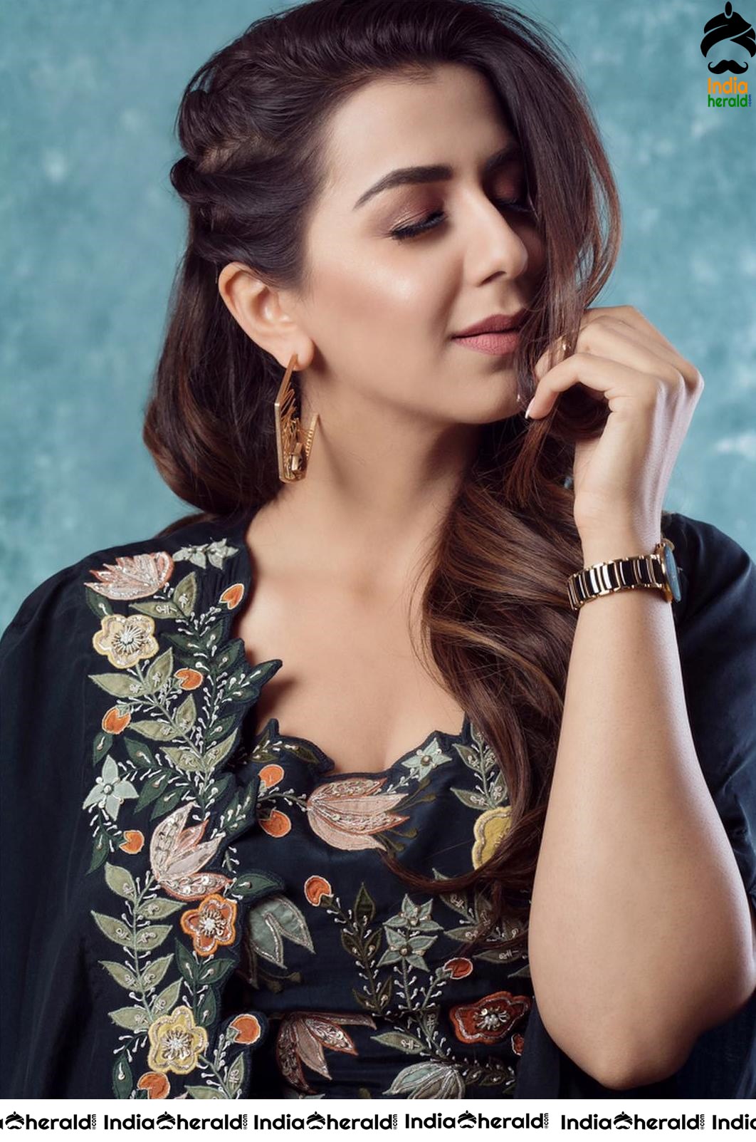 Nikki Galrani Latest Hot Candid Clicks Set 1