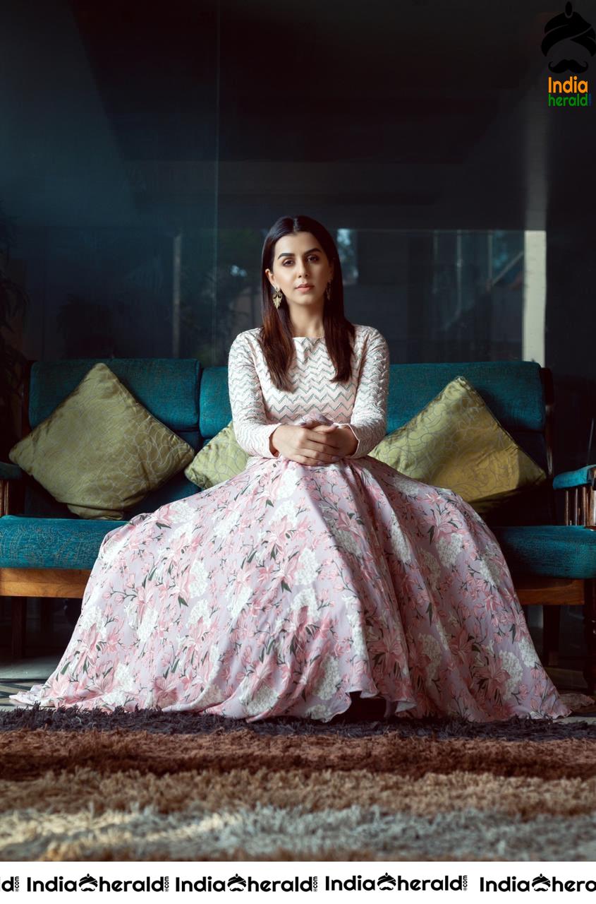 Nikki Galrani Latest Hot Candid Clicks Set 2