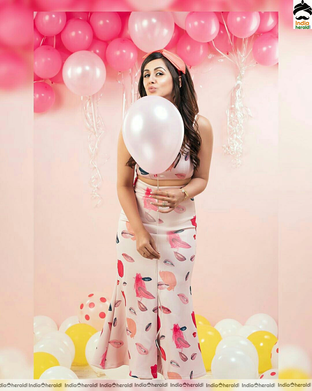 Nikki makes funny expression at a photoshoot