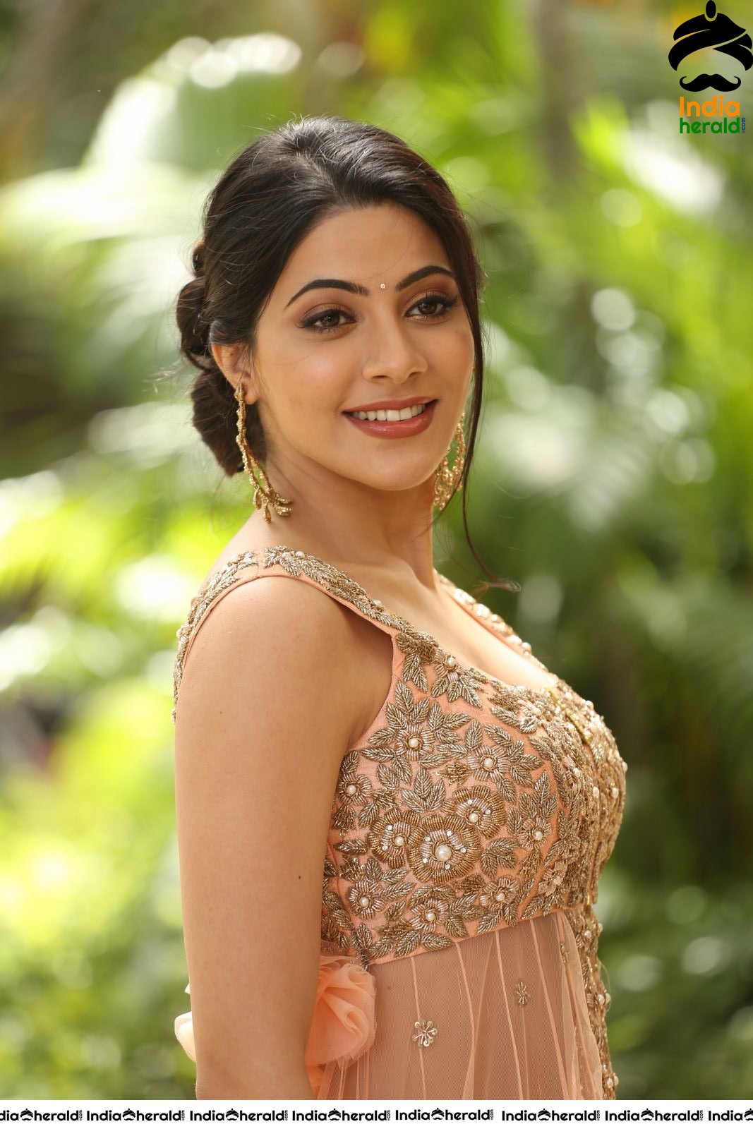 Nikki Tamboli Too Hot in Tight Cream Color Sexy Costume Set 2