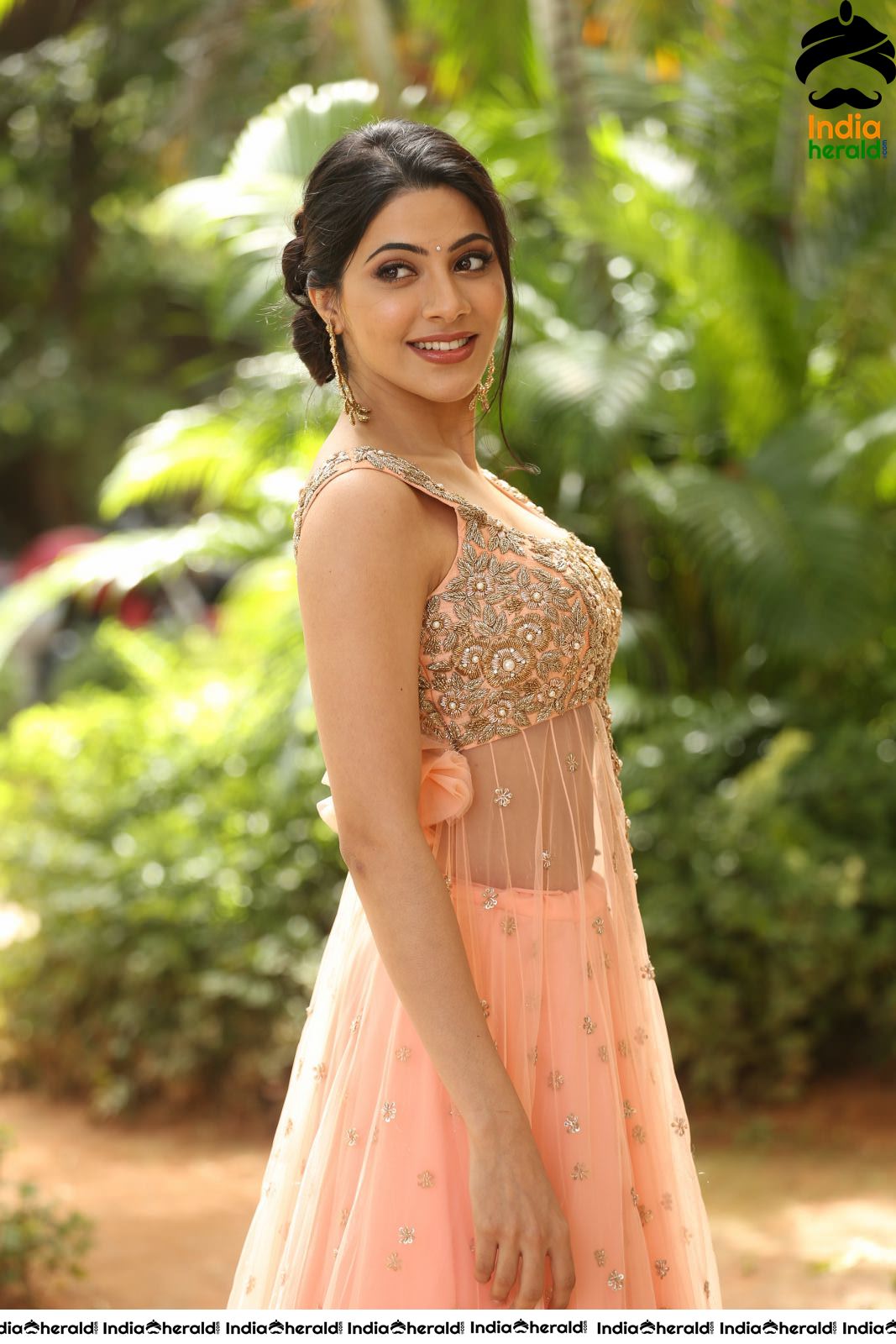 Nikki Tamboli Too Hot in Tight Cream Color Sexy Costume Set 2