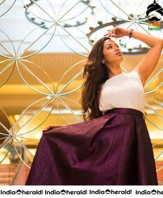 Nivetha Pethuraj Latest Hot Compilation Photos Set 5