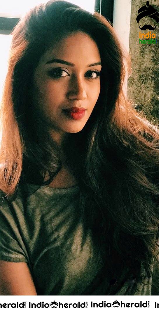 Nivetha Pethuraj Tempting Hot Photos Collection Set 2