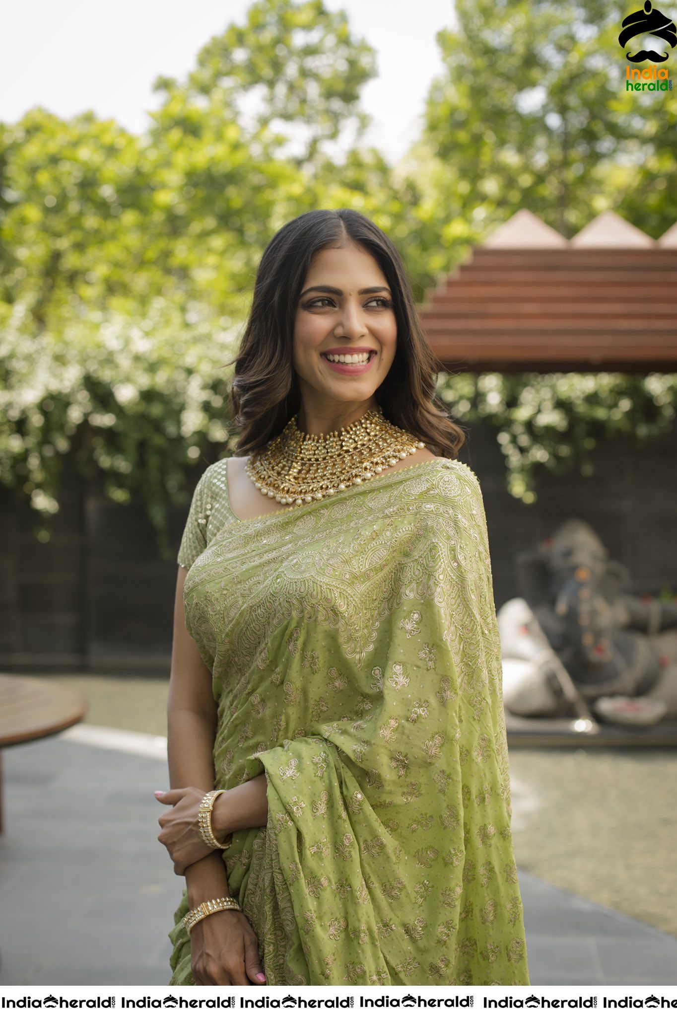 No Sexposure But Still Seducing Malavika Mohanan in Saree