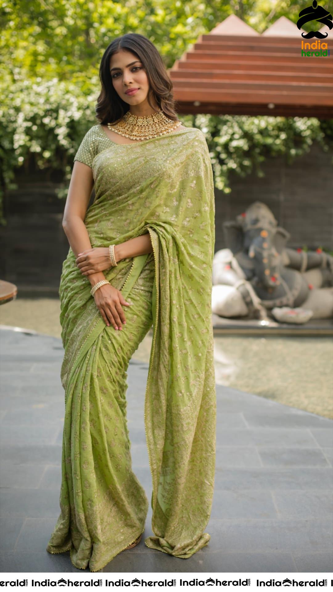 No Sexposure But Still Seducing Malavika Mohanan in Saree