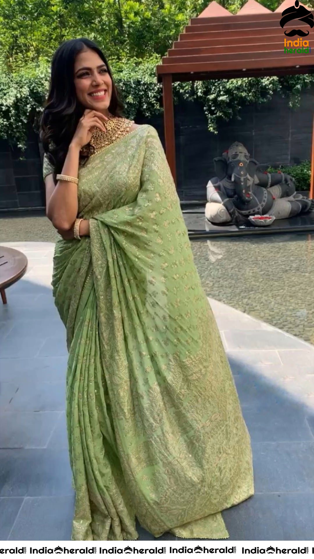 No Sexposure But Still Seducing Malavika Mohanan in Saree