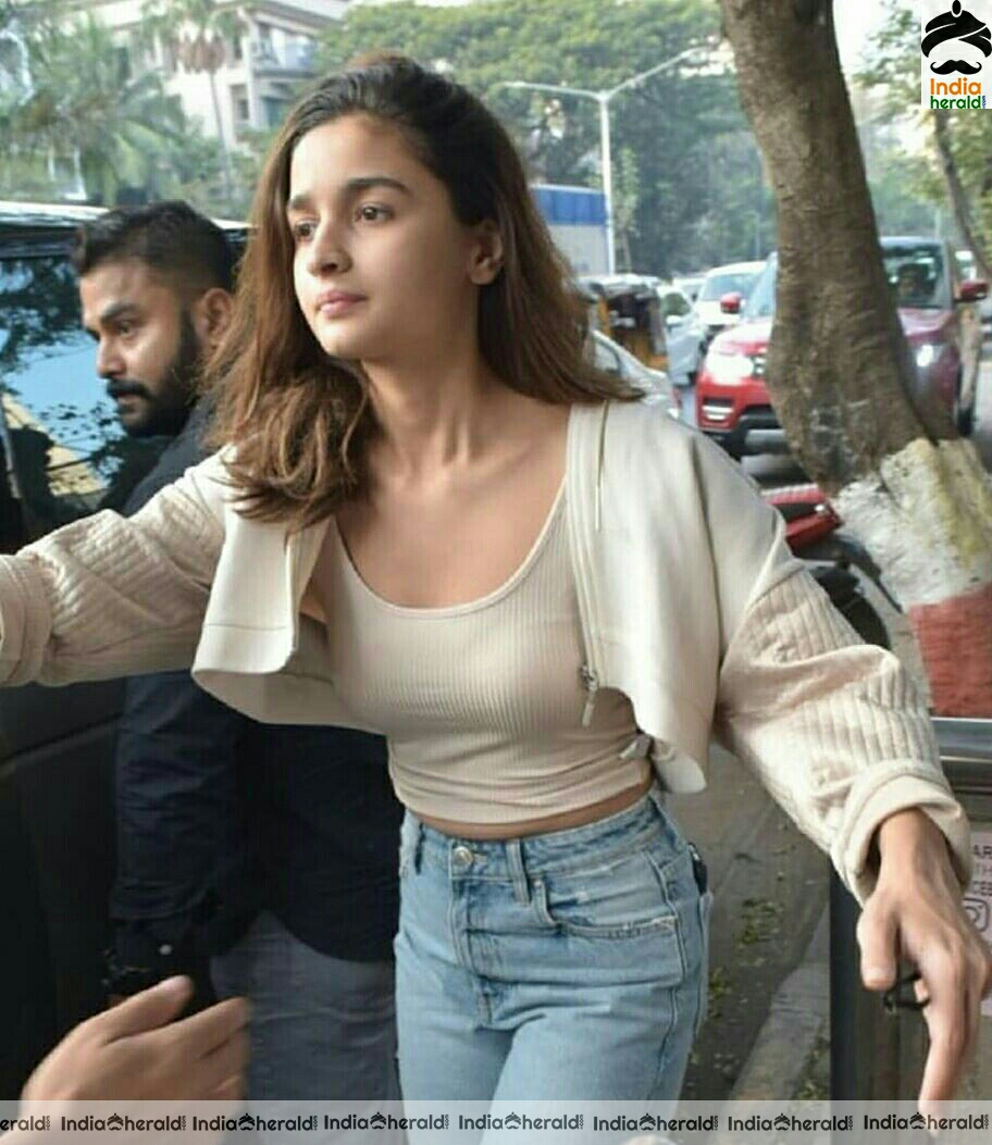 Nushrat Bharucha and Aliabhatt Spotted Outside At Bandra