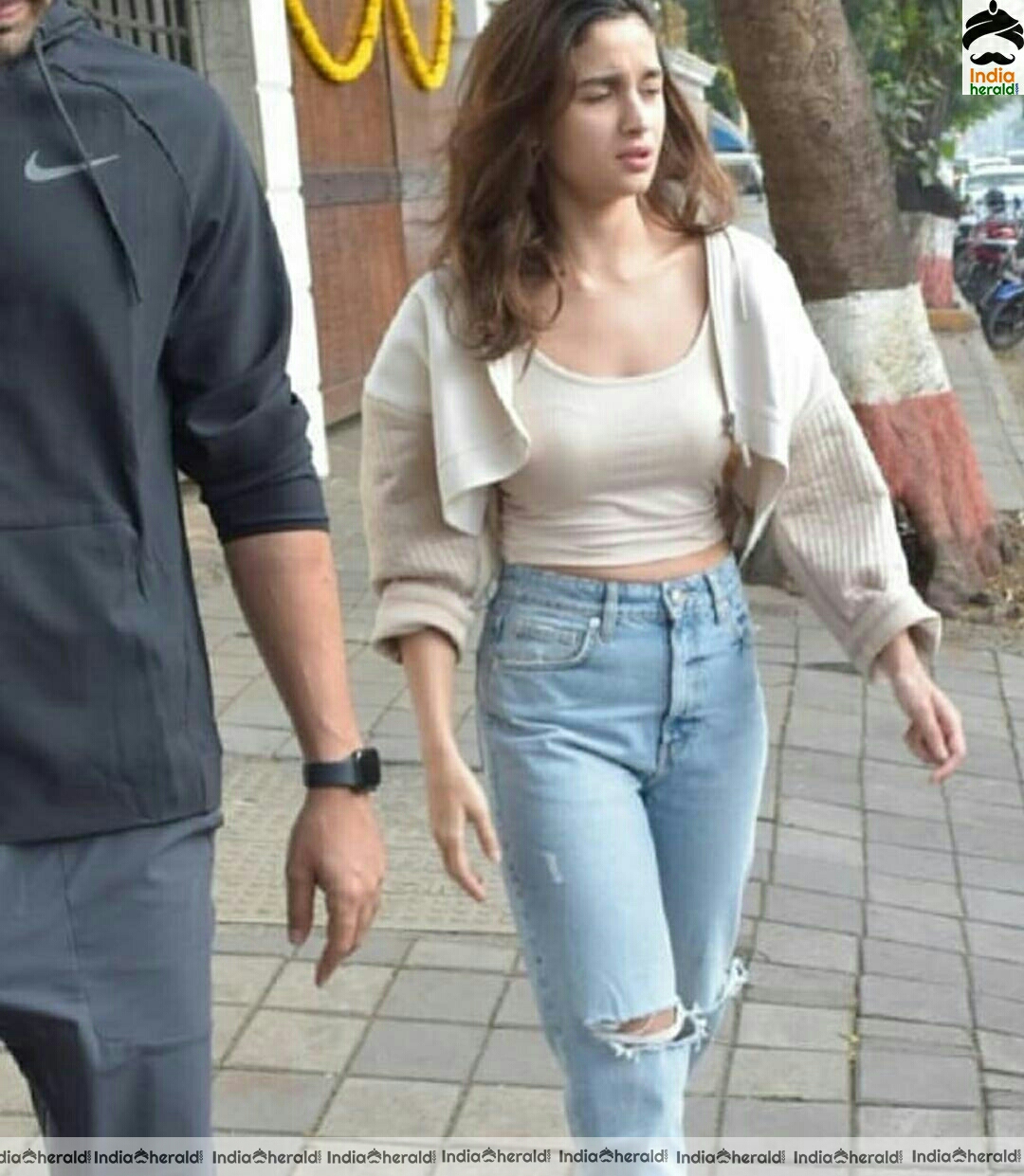 Nushrat Bharucha and Aliabhatt Spotted Outside At Bandra