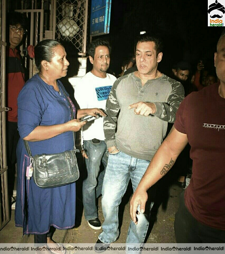 Nushrat Bharucha and Salman khan Spotted Outside Bandra